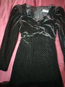 Elegant Black Velvet sweet heart neckline dress