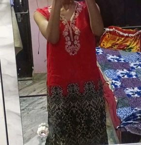 Red &amp; Black Embroidered Kurta