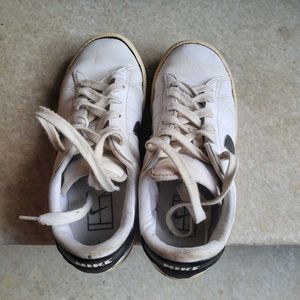 Nike court sneaker