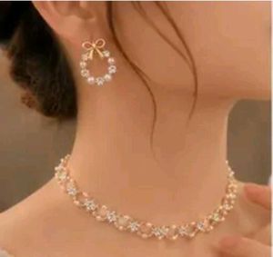 Elegant Pearl &amp; Crystal Jewellery Set