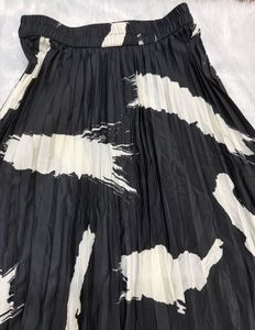 Monochrome Pleated Midi Skirt