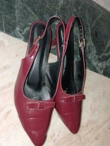 Stylish Burgundy Bow Heels