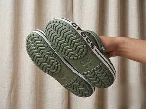 Green Crocs Clogs, Bayaband clog, Extreme Comfort