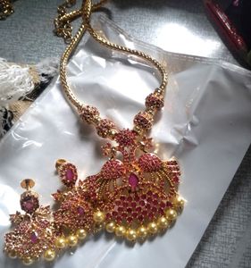 Neckpiece set