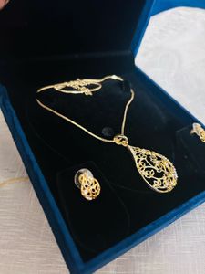Elegant Gold-Tone Jewelry Set