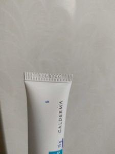 adapalene gel 0.1 %