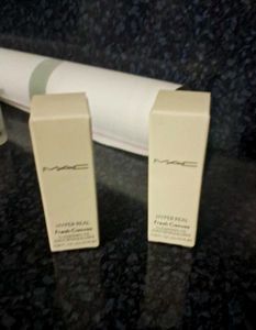 MAC Hyper Real Fresh Canvas