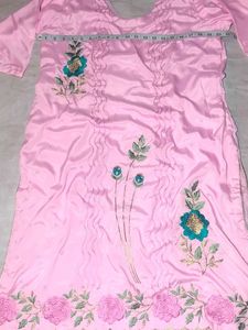 Elegant Pink Embroidered Kurta