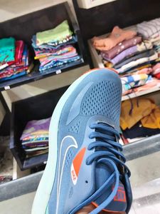 Lightweight And Comfortable Mens Shoes