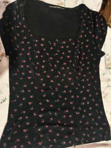 Black Floral Top 💗🖤