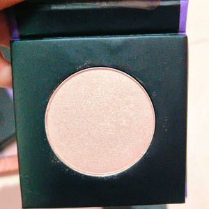 SUGAR Cosmetics Contour De Force Mini Highlighter