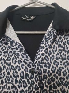 Stylish Leopard Print Button-Up Shirt