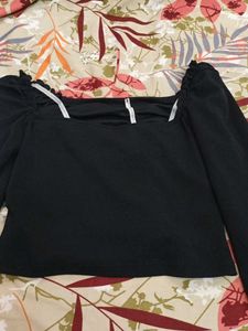 Chic Black Ruched Long Sleeve Top