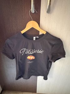 Cute "Patisserie" Croissant T-Shirt
