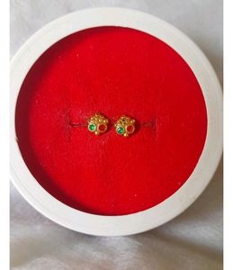 beautiful✨😍❤ new 18 crt gold earing. Gifted too very pretty ✨