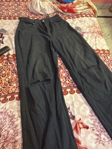 H&amp;M black Rugged jeans 👖
