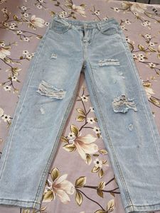 Light Wash Ripped Jeans
