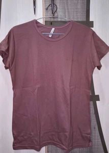 Classic brown crew neck t-shirt