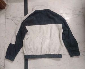 Trendy Fleece Jacket (suitable for colder regions)