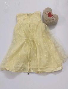 😃✨Sparkly Yellow Party Dress😀✨🎊🎊