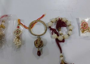 Embellished women Rakhi &amp; Bracelet Set of 5