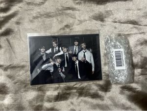 BTS group photo &amp; stand - Official