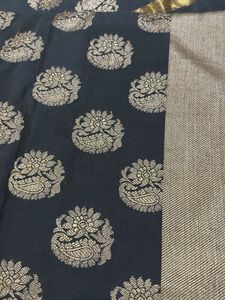 Elegant Black &amp; Gold Dupatta