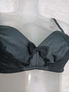 Elegant Black 🇲🇾Bra with Bow Detail