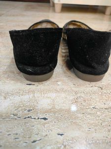 Stylish Black Flats