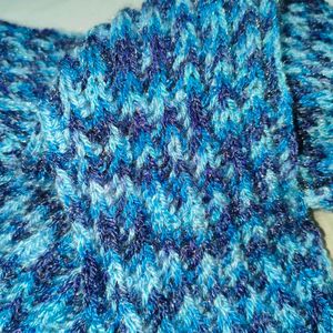 Handmade woolen muffler