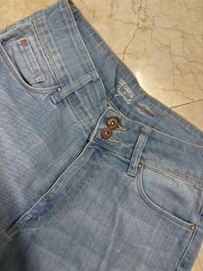Light Wash High Waisted Jeans