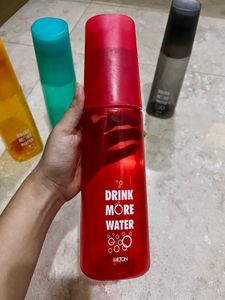 Set of 4 MILTON Water Bottles with Glass