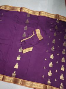 Very Pretty Pattu Saree With Blouse