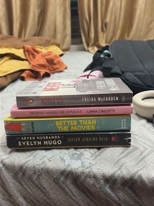 The Love Hypothesis &amp; Picking Daisies