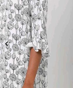 White &amp; Black Floral Printed Shift Dress | Casual