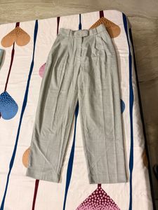 H&amp;M High-Waisted Pleated Cigarette Trousers
