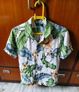 Set of 2 Abstract Print Button-Up Shirts