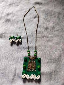 Boho Green Shell Necklace &amp; Earrings Set