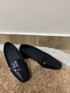 Chic Black Croc Embossed Block Heels