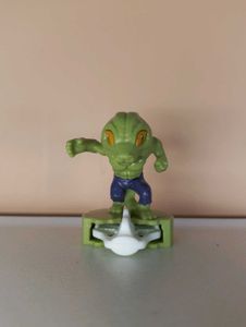 Gwen &amp; Lizard Action Figures Kinder Joy Toy