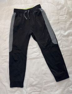 Nike Men's Black Joggers with Grey Accents