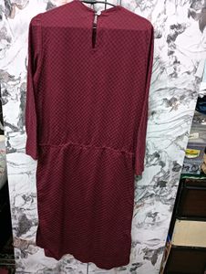Maroon👗 Textured Midi Dress
