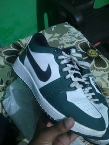 Stylish Green &amp; White Sneakers