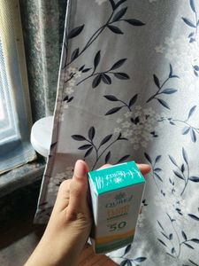 Qurez 100% tinted mineral sunscreen