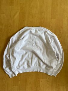 Comfortable White Sweatshirt