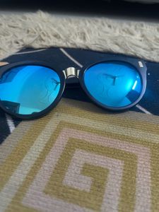 Stylish Blue Mirrored Sunglasses