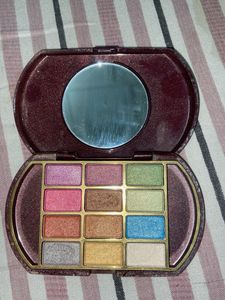 Eyeshadow pallet