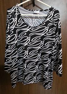 Chic Black & White Swirl Print Top