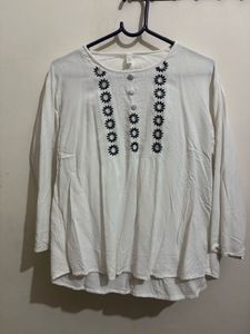 White Kurta with Floral Embroidery