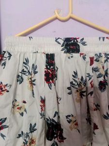 Chic Floral Print Mini Skirt